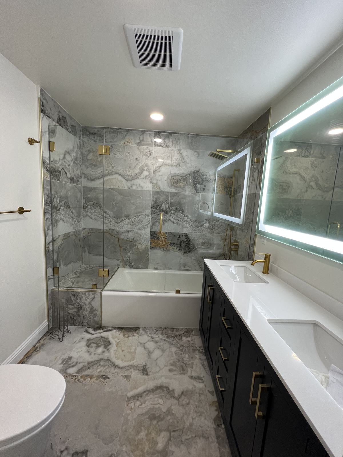 Bathroom remodeling project 17