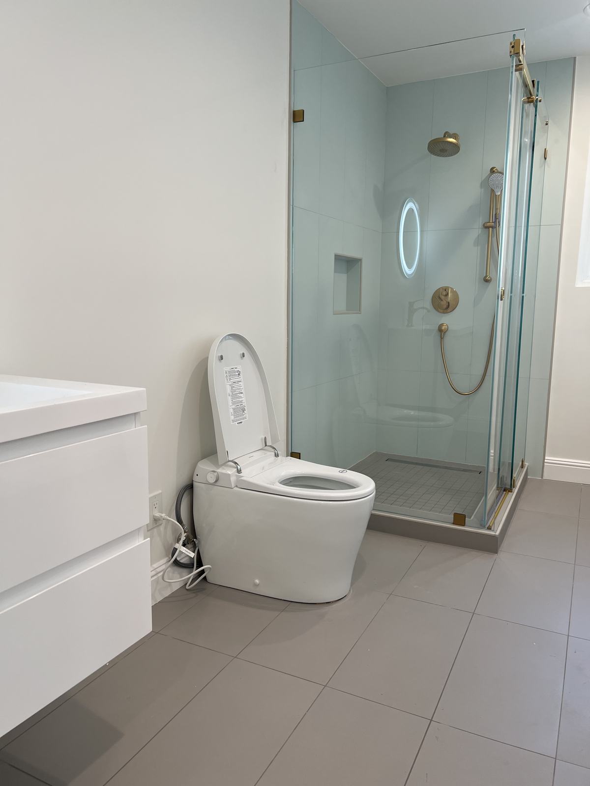 Bathroom remodeling project 38