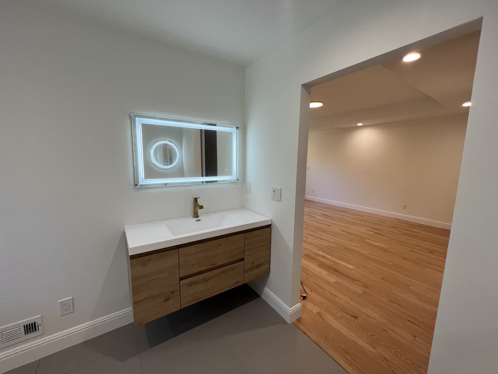 Bathroom remodeling project 39