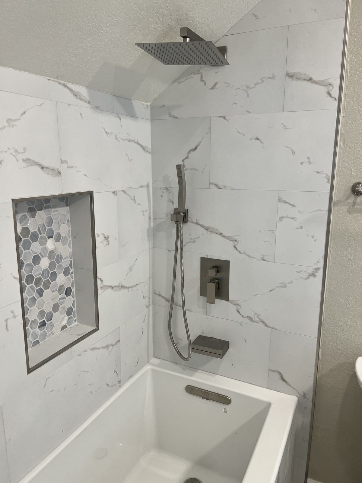 Bathroom remodeling project 46