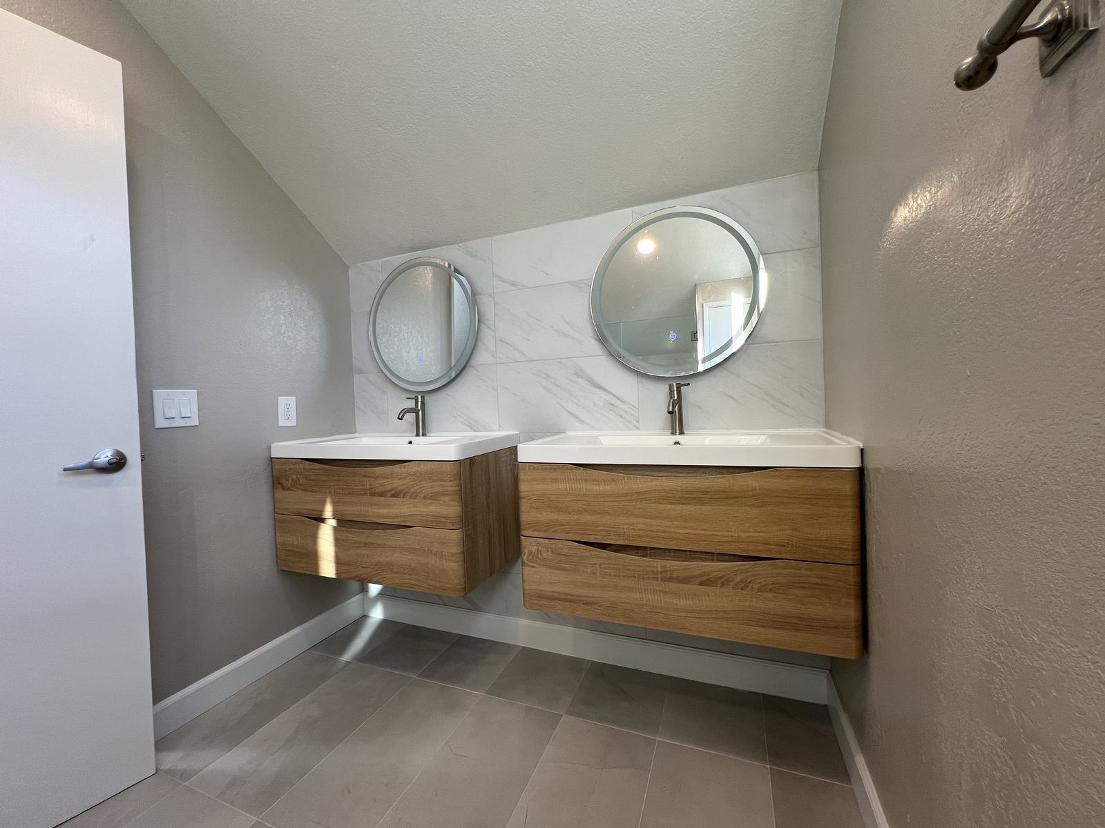 Bathroom remodeling project 47