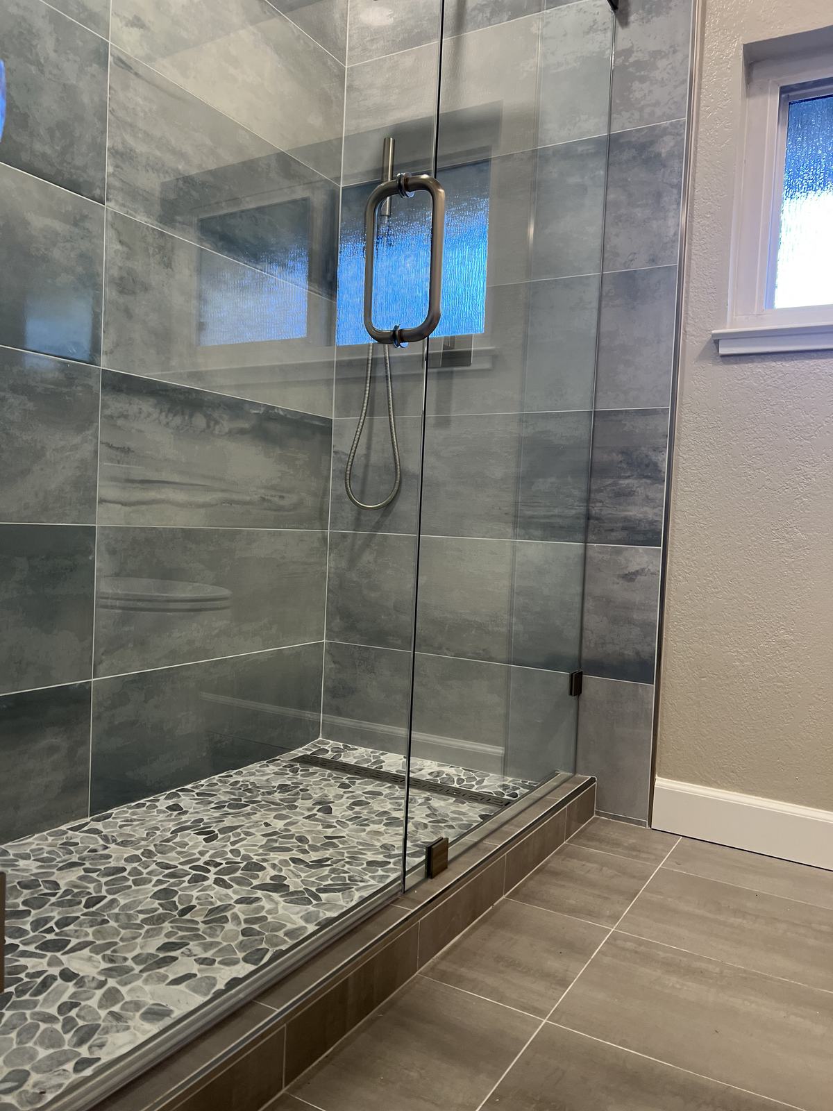 Bathroom remodeling project 48